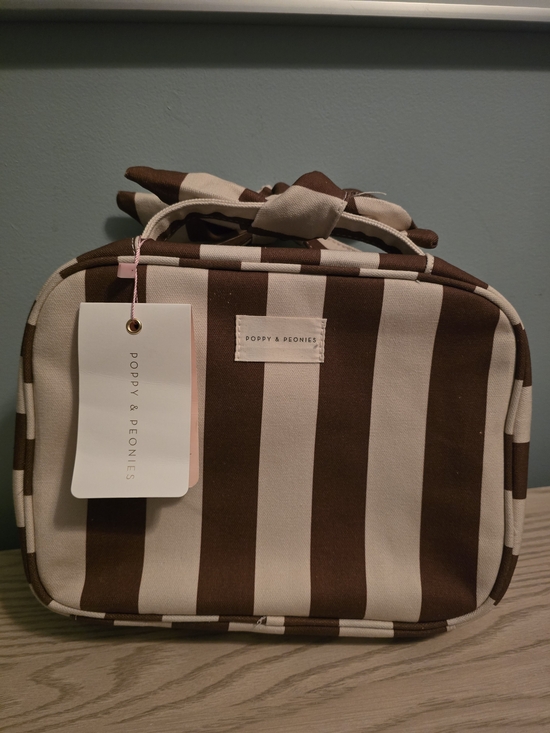 Poppy & Peonies Handbags - Poppy & Peonies Brown and Cream Hook Me Up